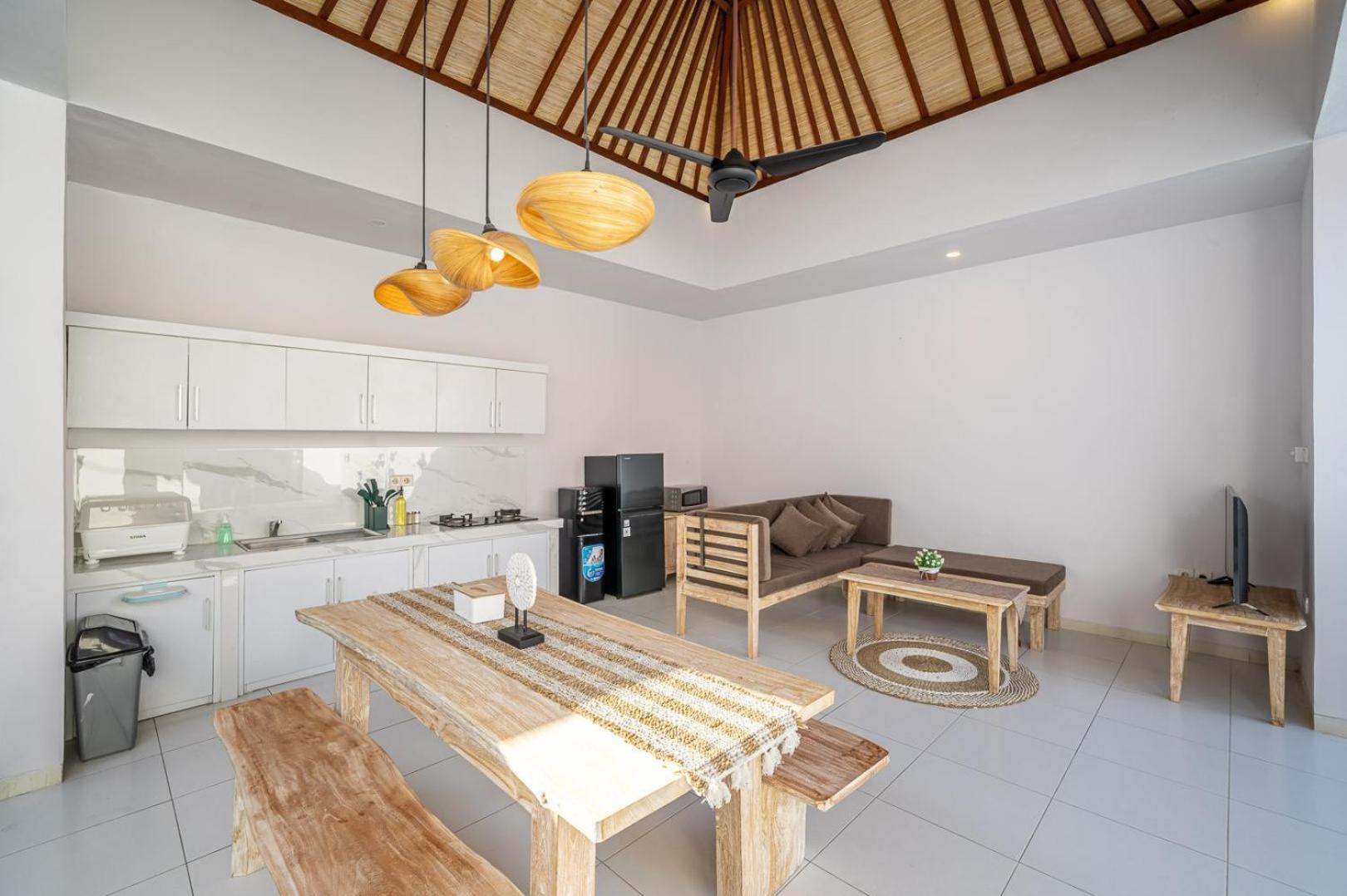 Modern 2 Bdr - - Close To & Restaurants *